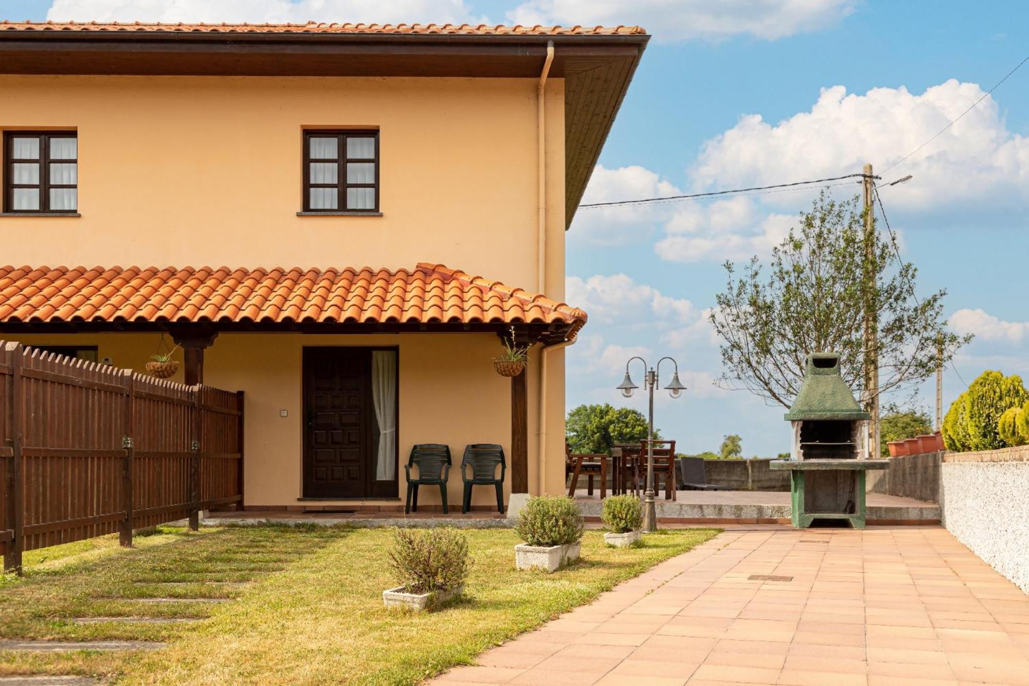 Apartamentos El Acebo Naves  Exterior photo